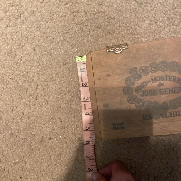 Vintage Hoyo De Monterrey De Jose Gener Cigar Box - Limited Edition Excalibur - Picture 6 of 8